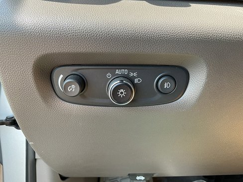 Used 2020 Chevrolet Traverse LT w/ LT Premium Package image 79