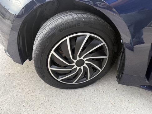 Used 2021 Toyota Corolla LE image 20