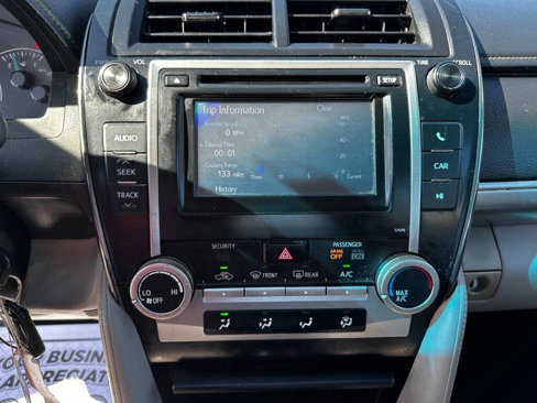 Used 2013 Toyota Camry L image 15