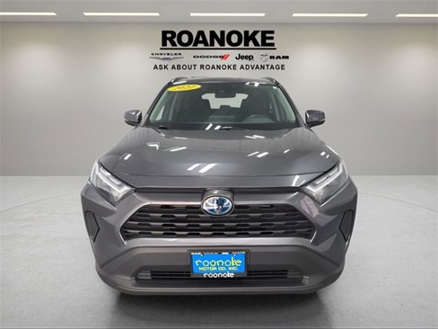Used 2022 Toyota RAV4 XLE image 5