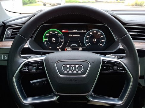 Used 2020 Audi e-tron Premium Plus image 22
