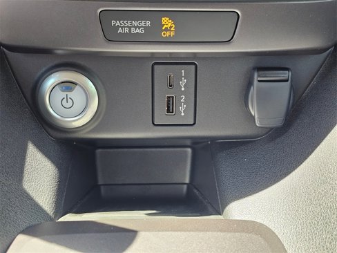 New 2025 Nissan Leaf S image 16