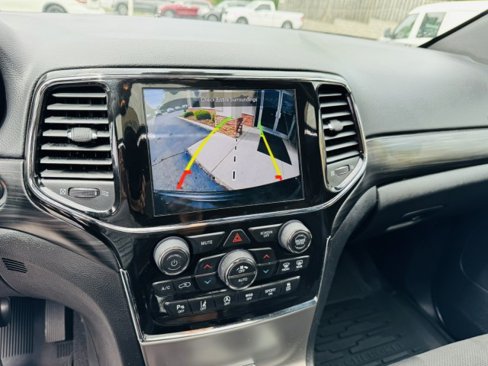 Used 2020 Jeep Grand Cherokee Laredo w/ Laredo X Package image 13