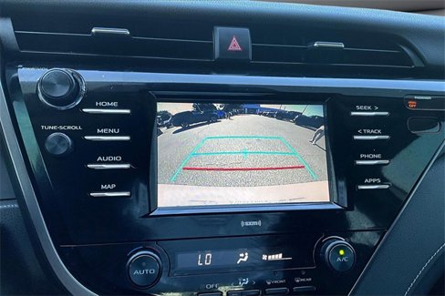 Used 2020 Toyota Camry SE image 14