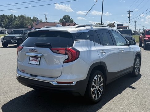 Used 2021 GMC Terrain SLT image 3