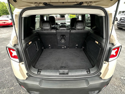 Used 2015 Jeep Renegade Limited image 22