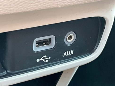 Used 2020 Chrysler Pacifica Touring-L image 26