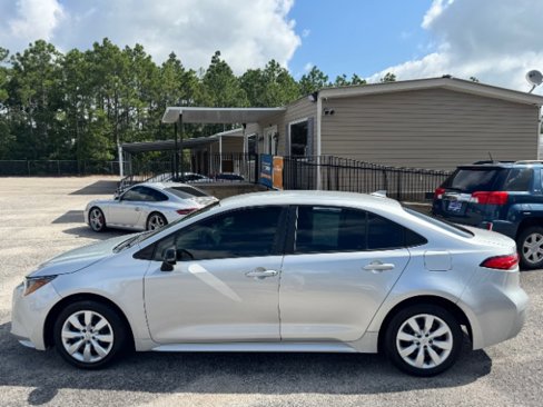 Used 2020 Toyota Corolla LE image 8