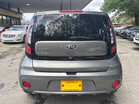 Used 2017 Kia Soul + image 6