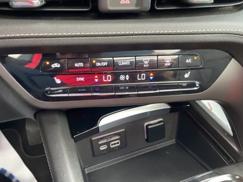 Used 2021 Buick Envision Essence w/ Technology Package I image 24