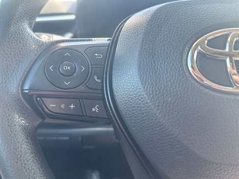 Used 2022 Toyota Corolla LE image 18