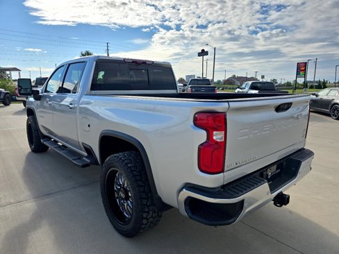 Used 2021 Chevrolet Silverado 2500 LTZ w/ LTZ Premium Package image 3