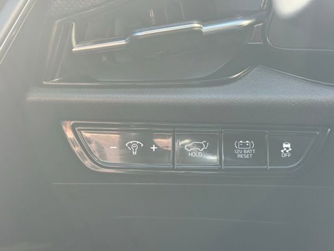 Used 2023 Kia Niro SX Touring image 9