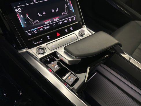 Used 2023 Audi e-tron Premium Plus w/ Premium Plus Package image 20
