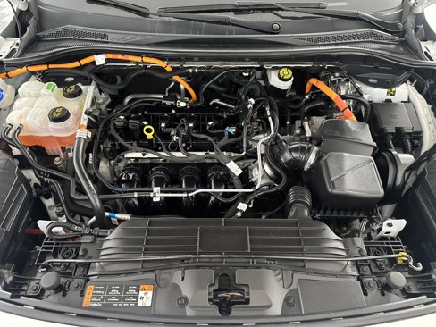 Used 2021 Ford Escape Titanium image 11