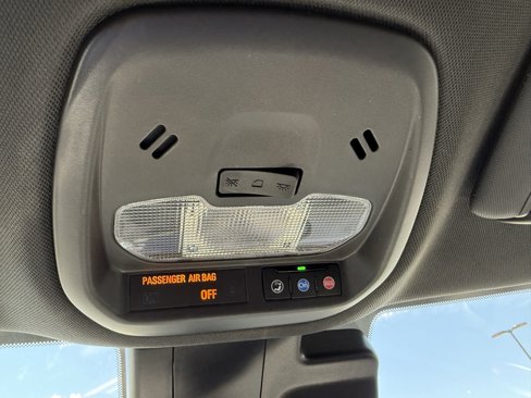 Used 2025 Chevrolet Trax RS w/ Driver Confidence Package image 34