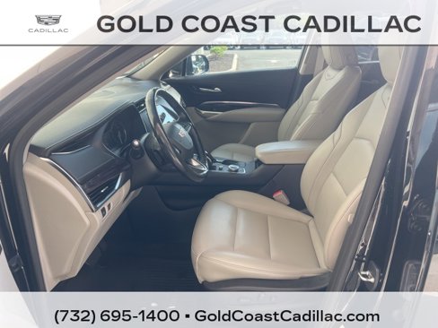 Used 2021 Cadillac XT4 Luxury w/ Cold Weather Package image 14