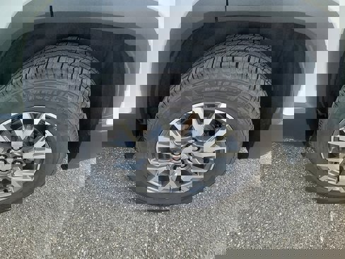 Used 2020 GMC Acadia SLE w/ Driver Convenience Package image 8