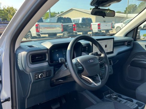 New 2025 Ford Maverick XL image 12