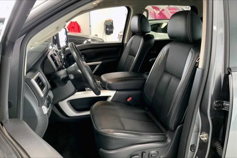 Used 2017 Nissan Titan PRO-4X image 10