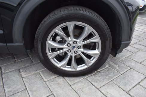 Used 2022 Ford Explorer XLT w/ Equipment Group 202A image 4