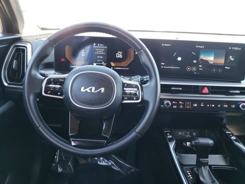 Used 2024 Kia Sorento S image 14