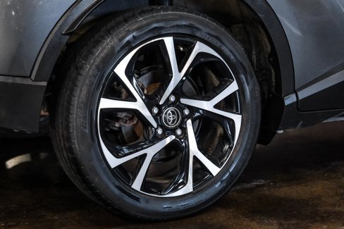 Used 2018 Toyota C-HR XLE image 55