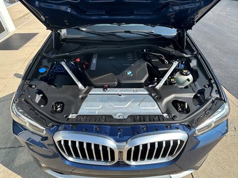 Certified 2022 BMW X3 xDrive30i w/ Premium Package 2 (ZPA) image 3