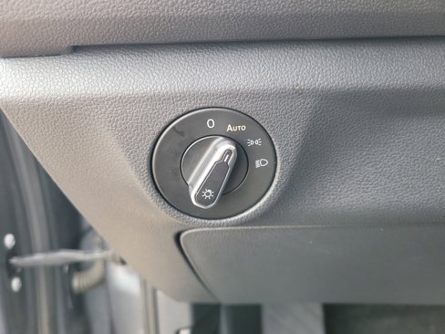 Used 2024 Volkswagen Jetta SE image 23