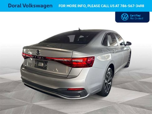 Used 2025 Volkswagen Jetta S image 8