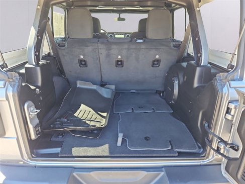 Used 2020 Jeep Wrangler Unlimited Sahara image 33