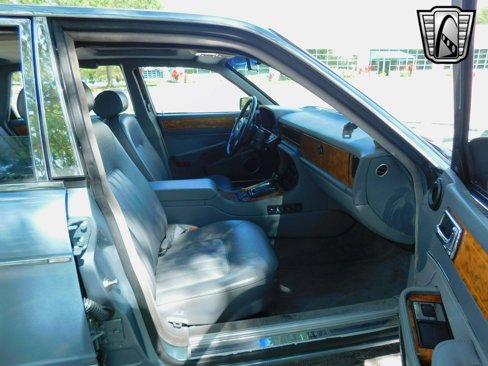 Used 1991 Jaguar XJ Vanden Plas image 27