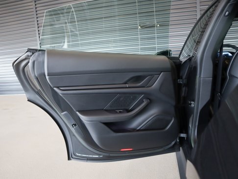 Used 2023 Porsche Taycan image 26