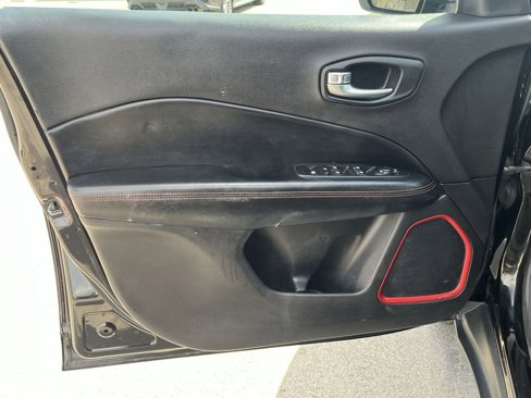 Used 2019 Jeep Compass Trailhawk image 34
