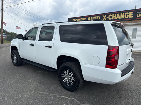 Used 2008 Chevrolet Suburban 2500 w/ Skid Plate Package image 5