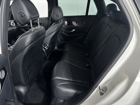 Used 2017 Mercedes-Benz GLC 300 4MATIC image 7