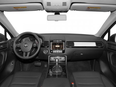 Used 2014 Volkswagen Touareg TDI image 7