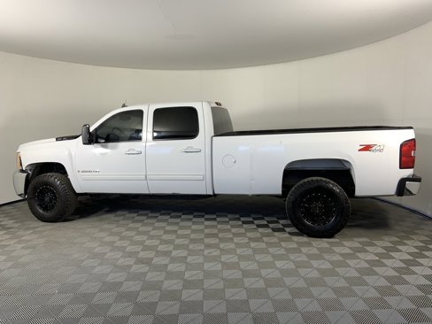 Used 2009 Chevrolet Silverado 3500 LTZ w/ Suspension Package, Off-Road image 4
