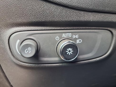 Used 2023 Chevrolet Equinox LT image 23