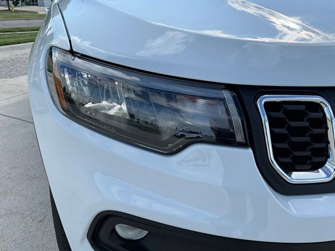 New 2025 Jeep Compass Latitude image 10