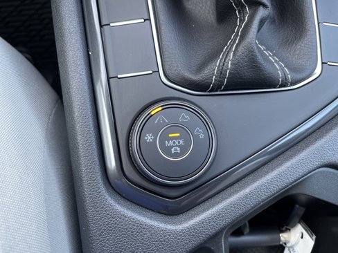 Certified 2024 Volkswagen Tiguan S image 25