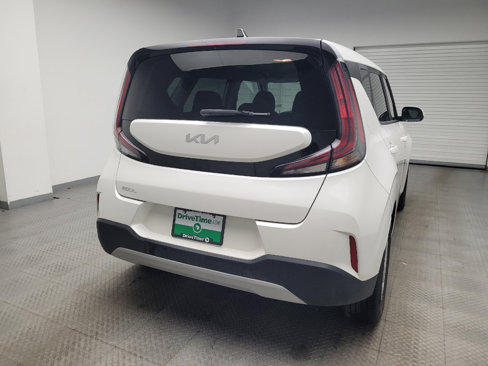 Used 2023 Kia Soul LX w/ LX Technology Package image 7