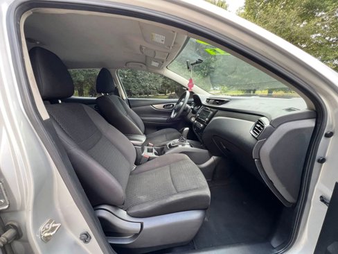 Used 2019 Nissan Rogue Sport S image 14