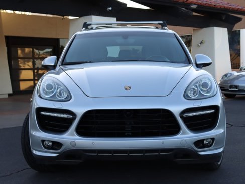 Used 2013 Porsche Cayenne Turbo image 7