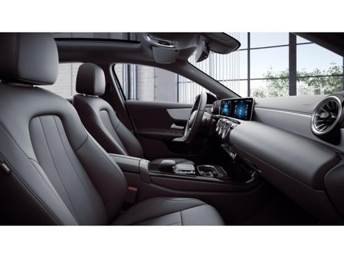 Certified 2022 Mercedes-Benz A 220 4MATIC image 4