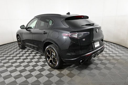 New 2025 Alfa Romeo Stelvio Sprint image 7