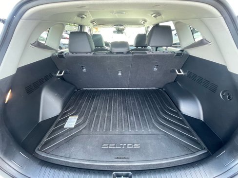 Certified 2022 Kia Seltos S image 11