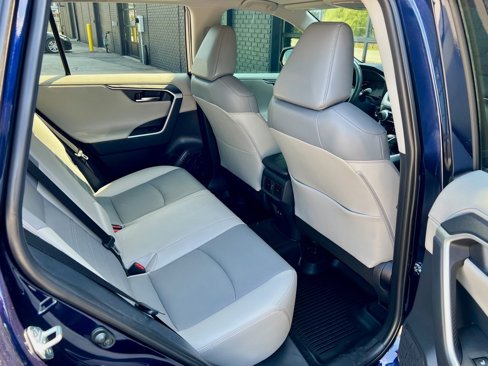 Used 2019 Toyota RAV4 Limited image 10