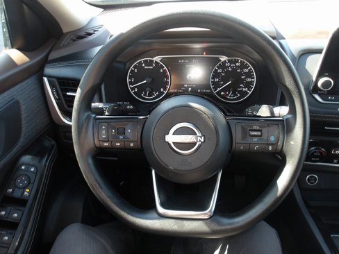 Used 2023 Nissan Rogue SV image 14
