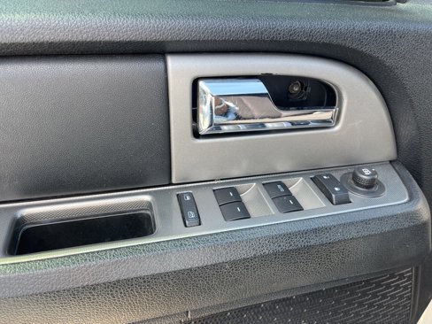 Used 2016 Ford Expedition EL XLT image 11